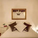 Apartament Fresh House Trevi 2 *